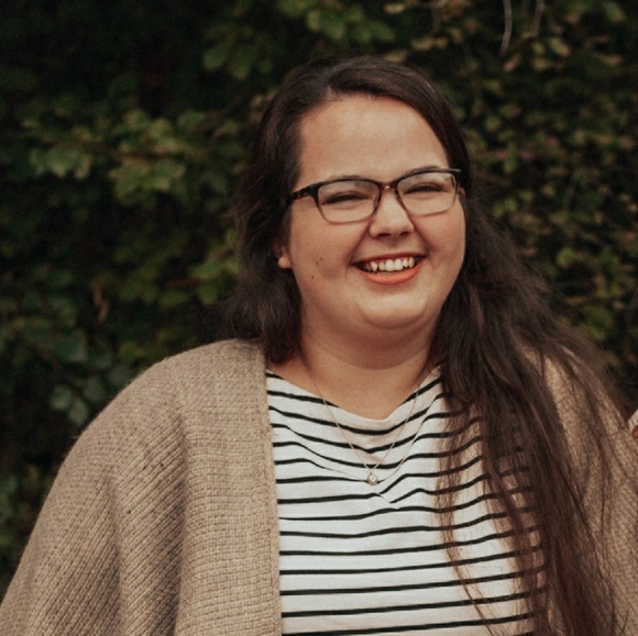 Meet your Posher, Cassandra - Picture 1 of 1